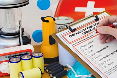 emergency preparation checklist and supplies